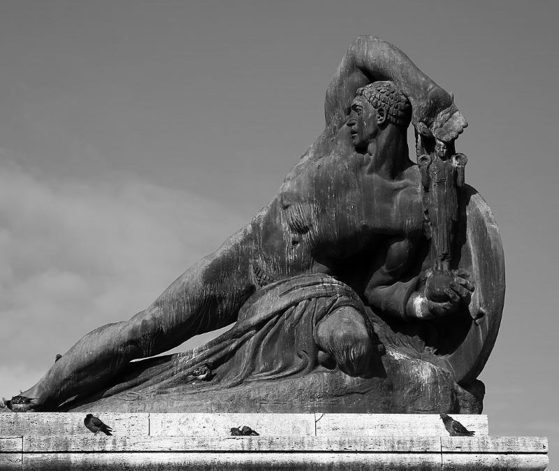 scultura "Ulteriori dettagli Il monumento ai Caduti di Pistoia" di silvio canevari